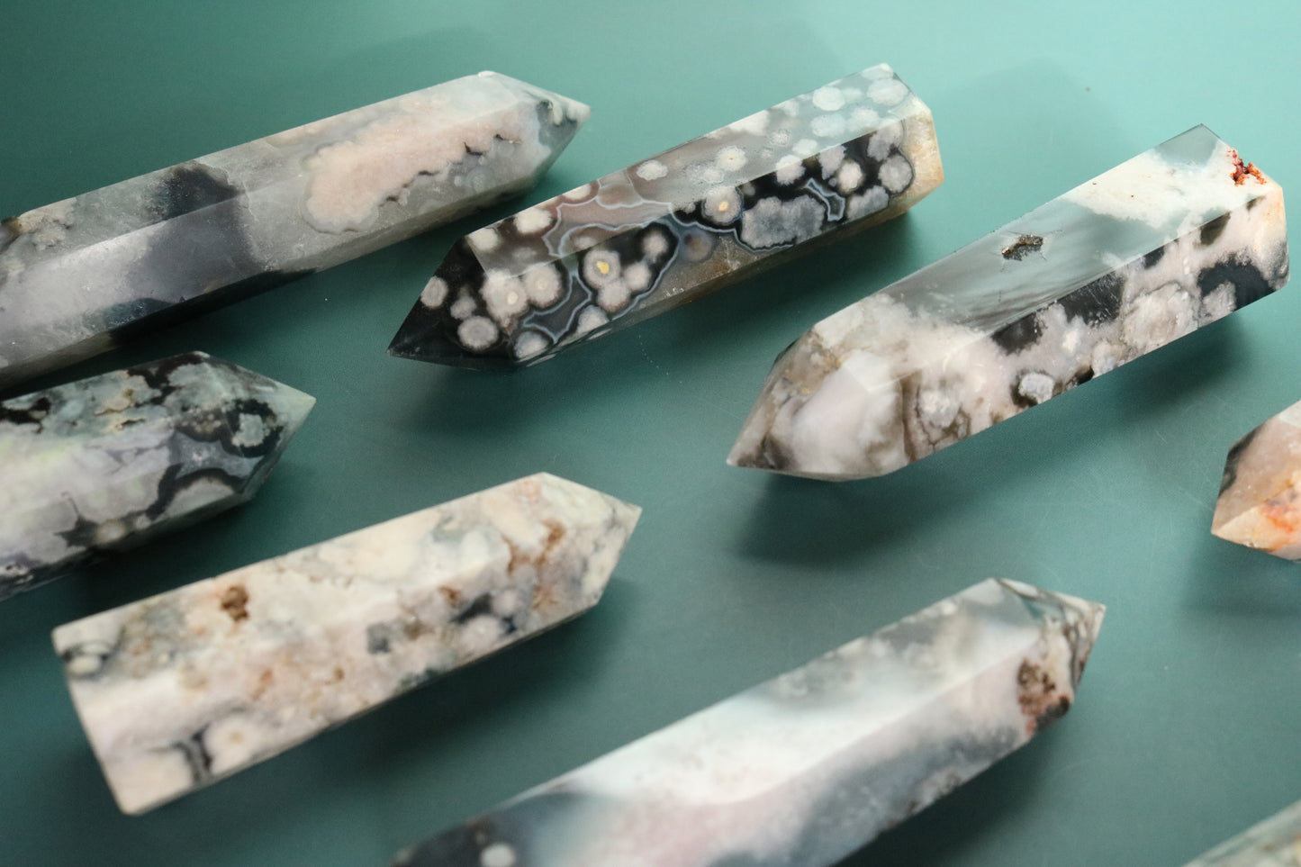 BLACK FLOWER AGATE TOWER 8