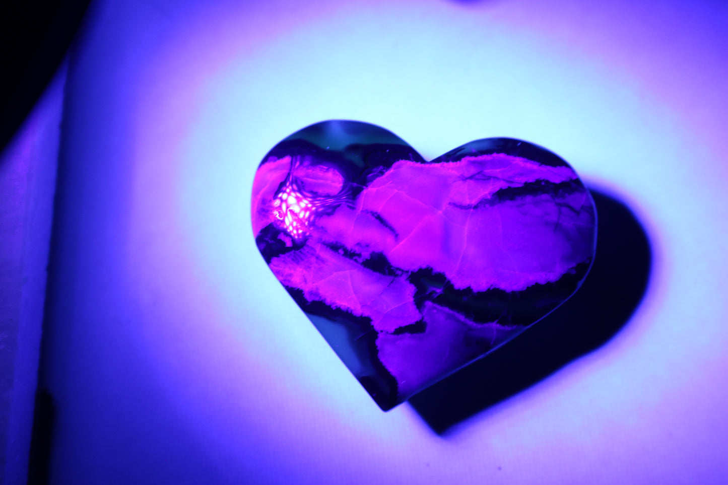 Volcano Agate Heart - UV Reactive 3
