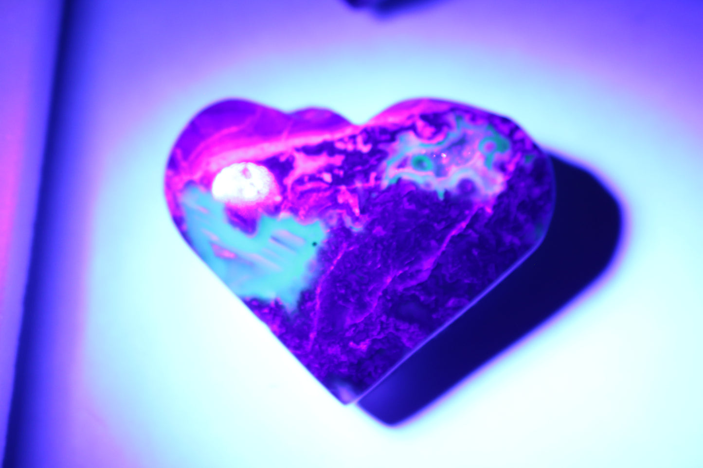 Volcano Agate Heart - UV Reactive 4