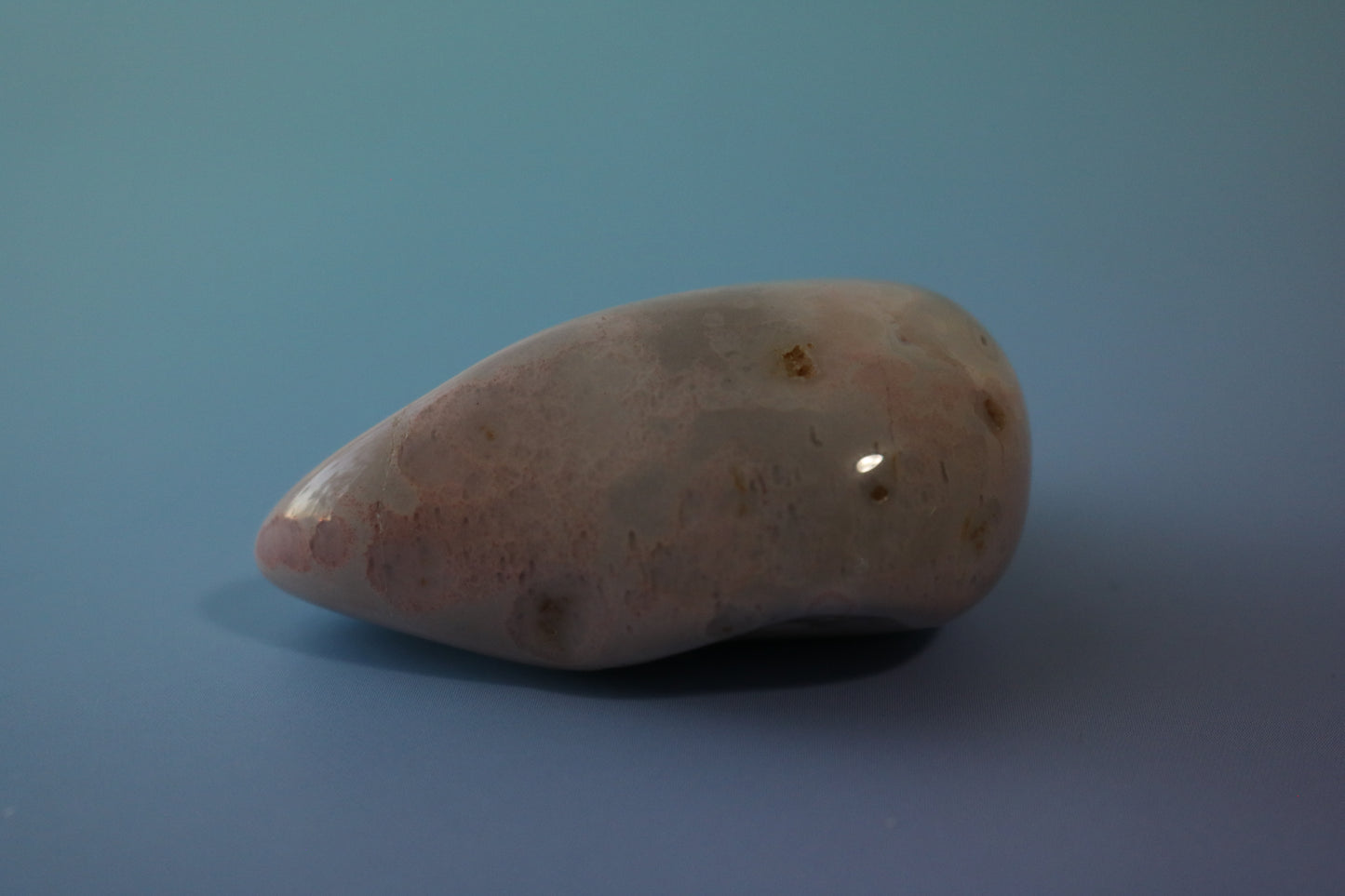 Botswana Agate, Pink, palmstone