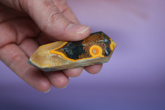 BUMBLEBEE JASPER DOUBLE TERMINATED POINT 1