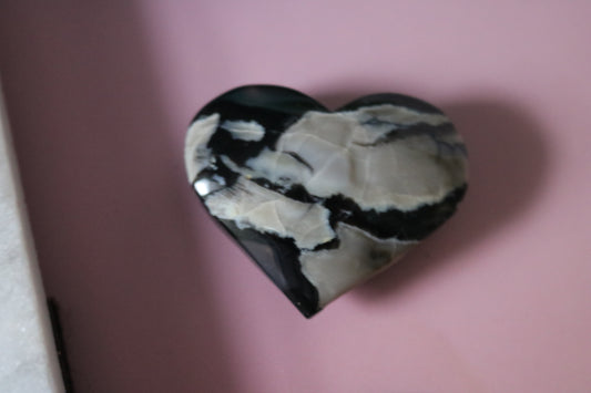 Volcano Agate Heart - UV Reactive 3