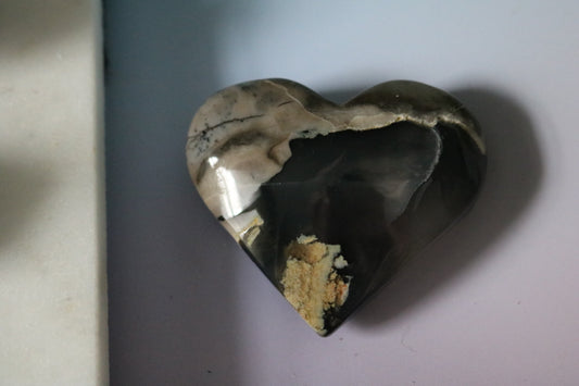 Volcano Agate Heart - UV Reactive 2