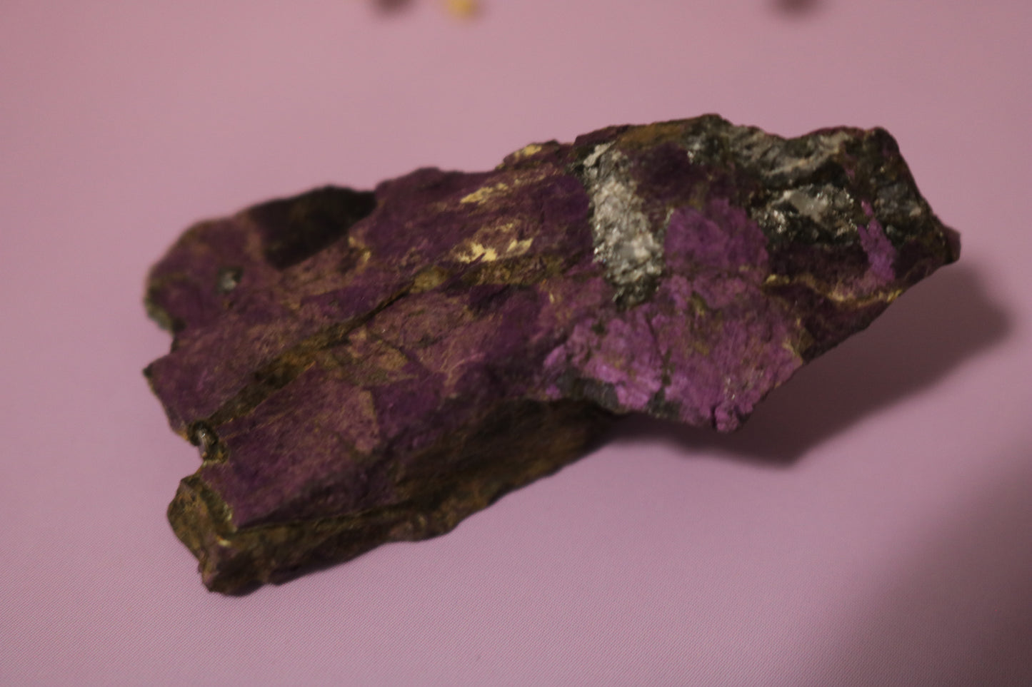 Purpite, raw chunk