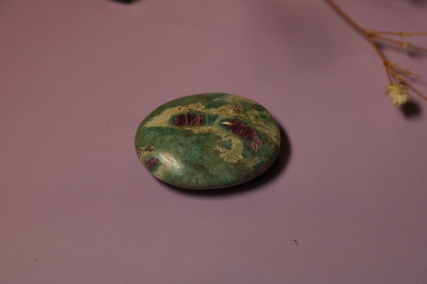 RUBY IN FUCHSITE PEBBLE - UV Reactive, Round