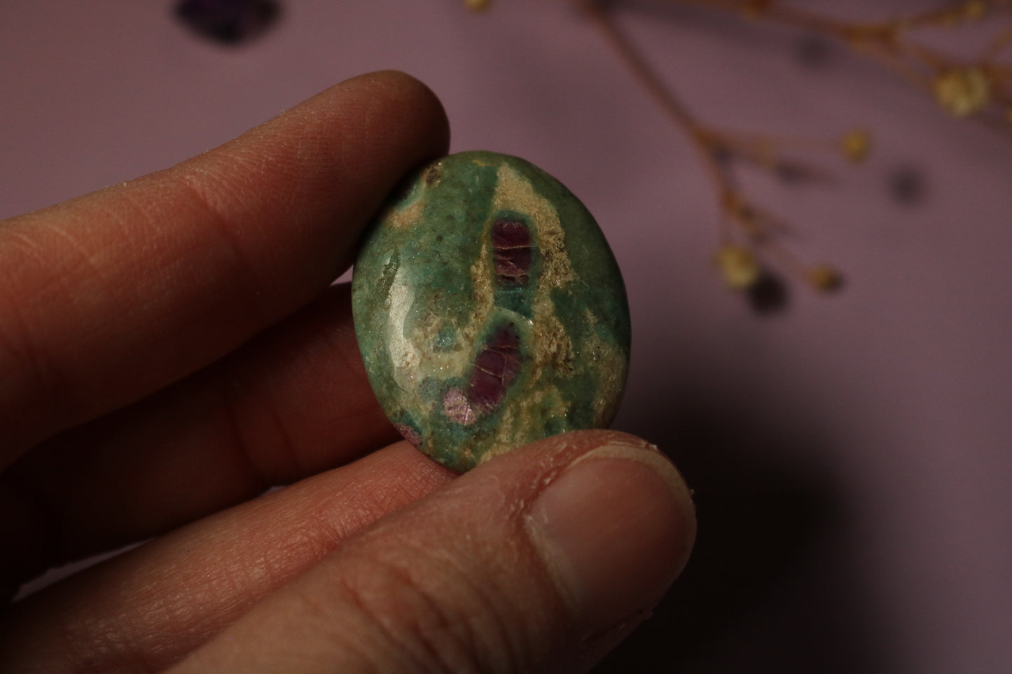 RUBY IN FUCHSITE PEBBLE - UV Reactive, Round