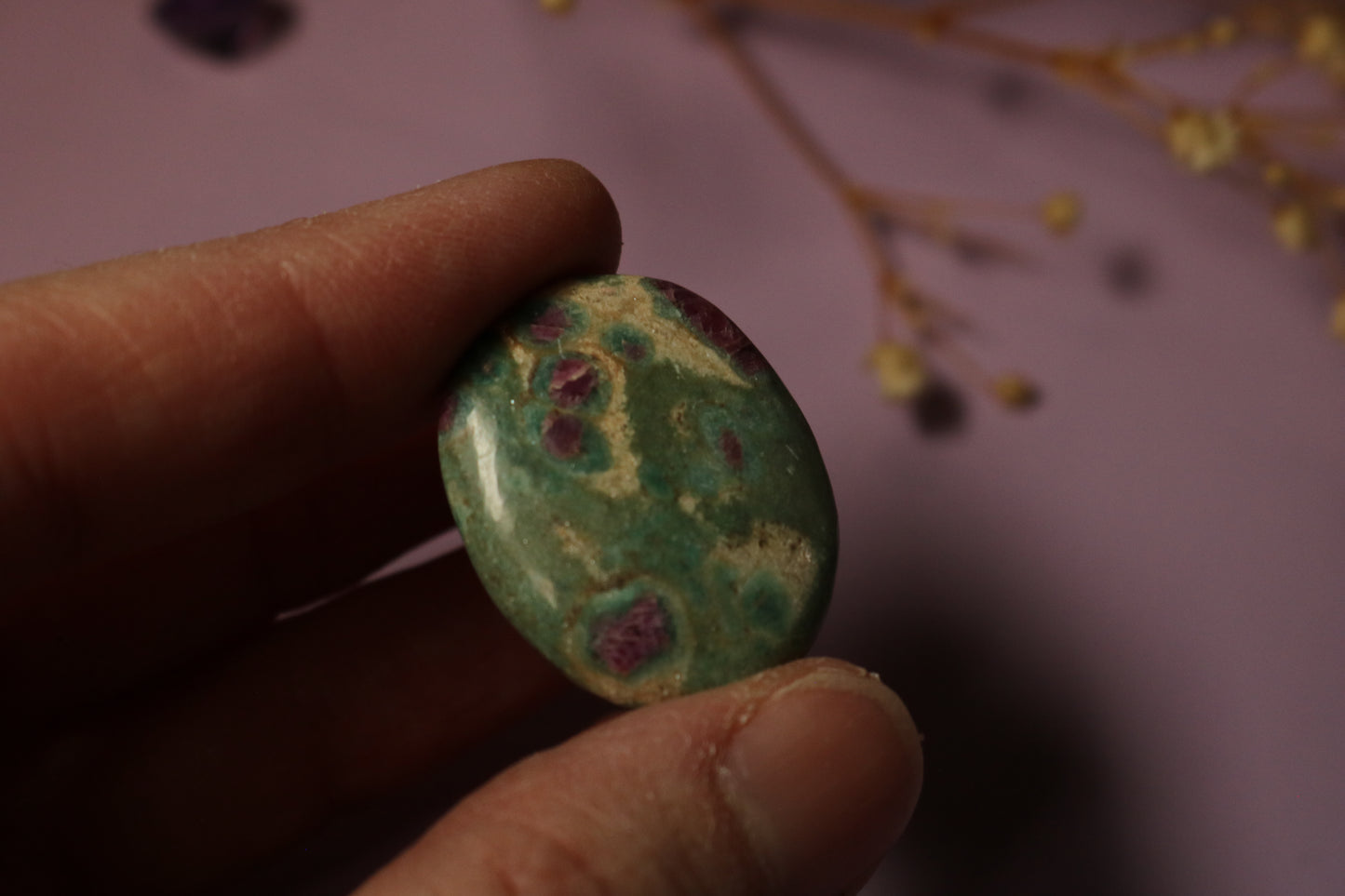RUBY IN FUCHSITE PEBBLE - UV Reactive, Round