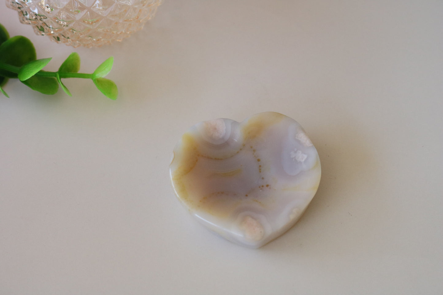 FLOWER AGATE CARVED HEART DISH