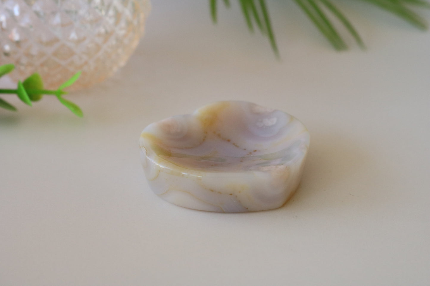 FLOWER AGATE CARVED HEART DISH