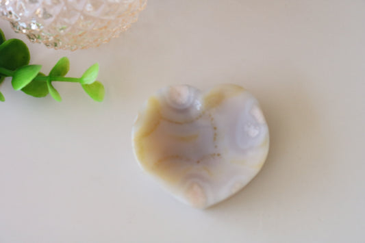 FLOWER AGATE CARVED HEART DISH