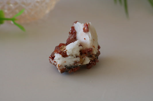 VANADINITE ON BARYTE, MINI CLUSTER CRYSTAL