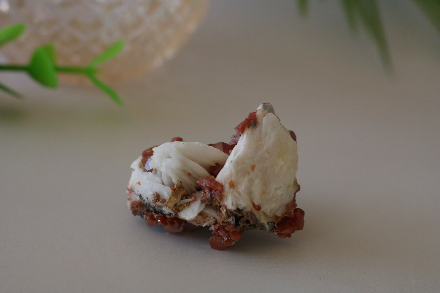 VANADINITE ON BARYTE, MINI CLUSTER CRYSTAL