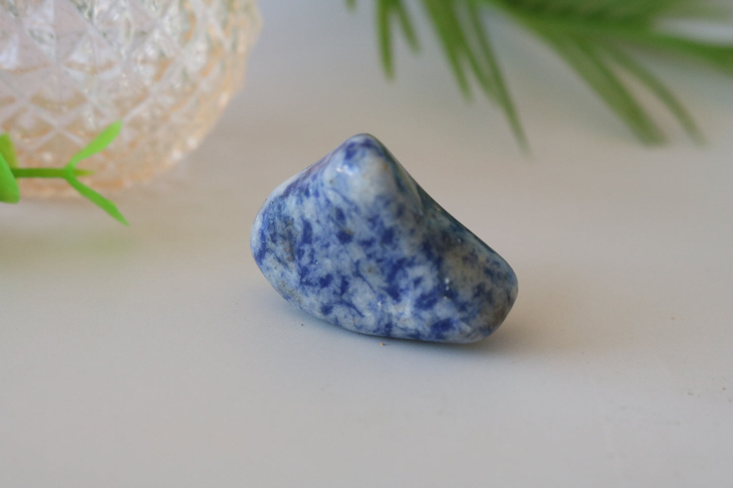 SODALITE PEBBLE, TUMBLED STONE